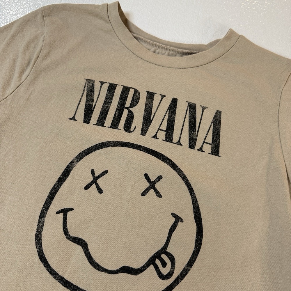 Nirvana Band Smiley Face Tan‎ Casual Graphic Shirt Adult Size L Rock Concert Fan
